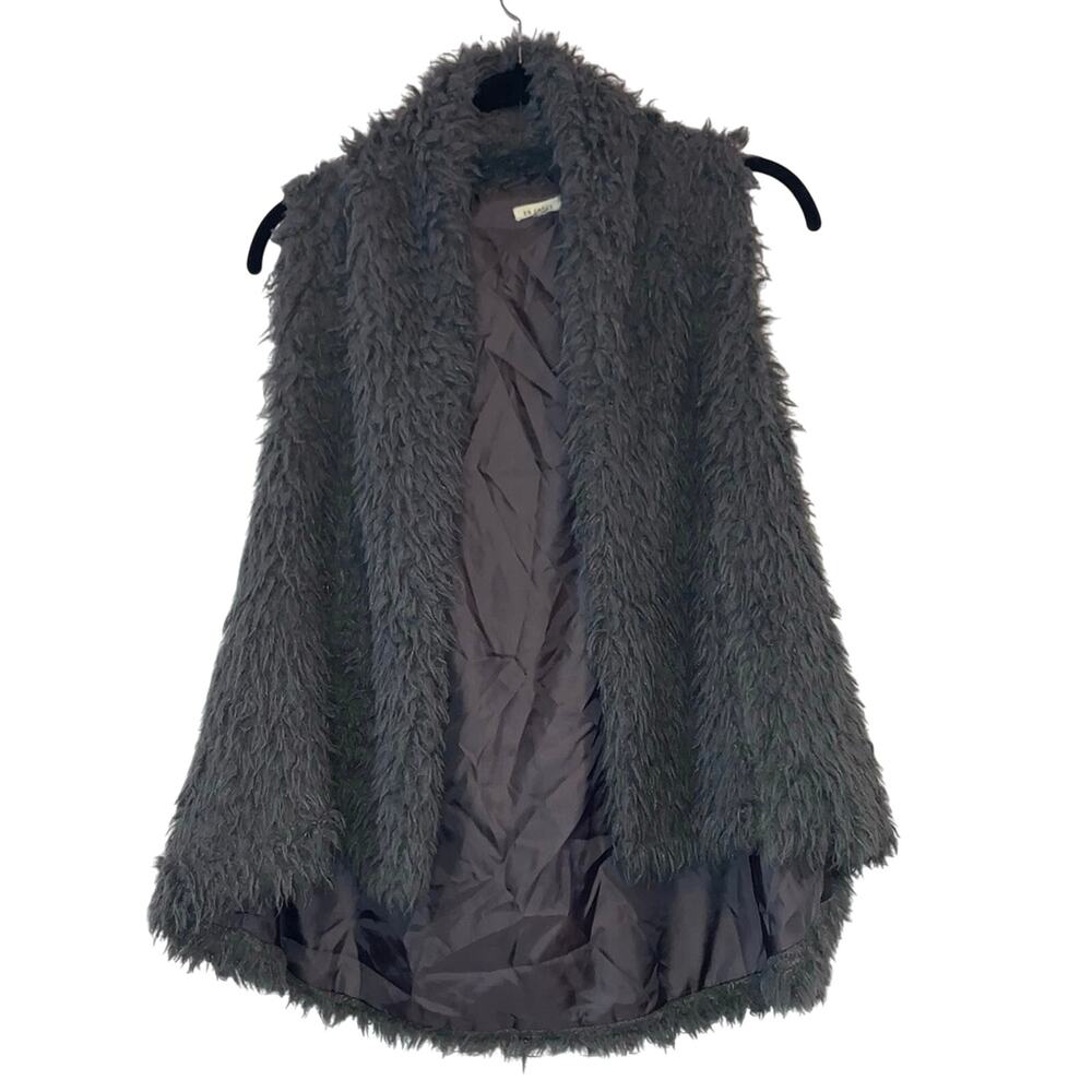 En Crème Faux Fur Vest Small Gray Shaggy Open Front Cozy Layering Jacket